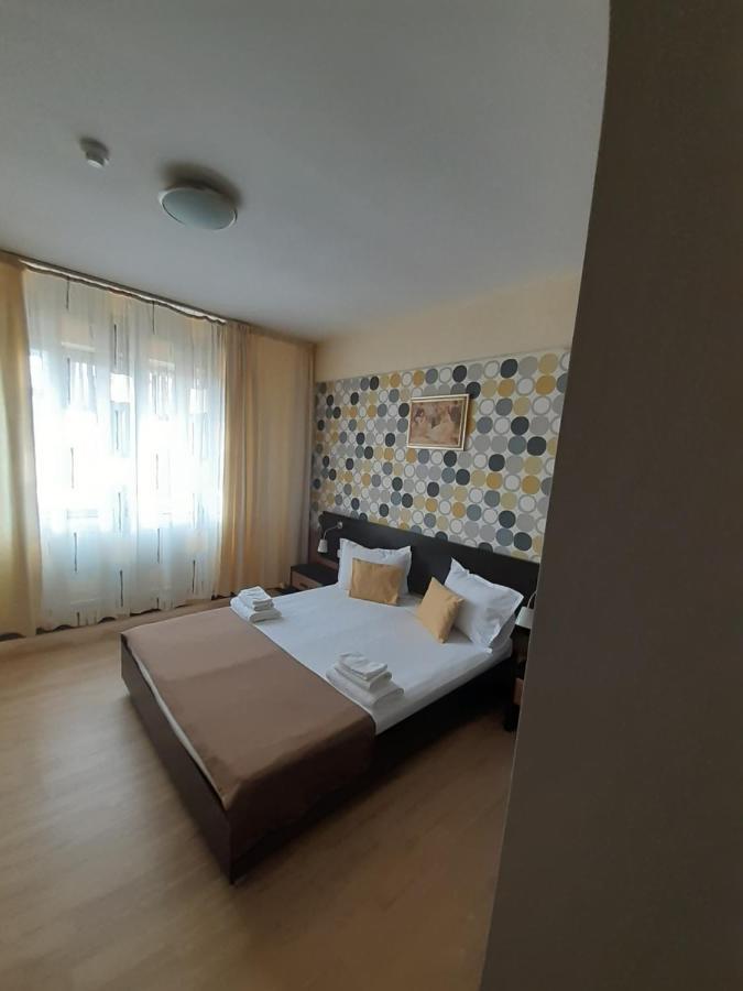 Hotel Nord Ploieşti Kültér fotó