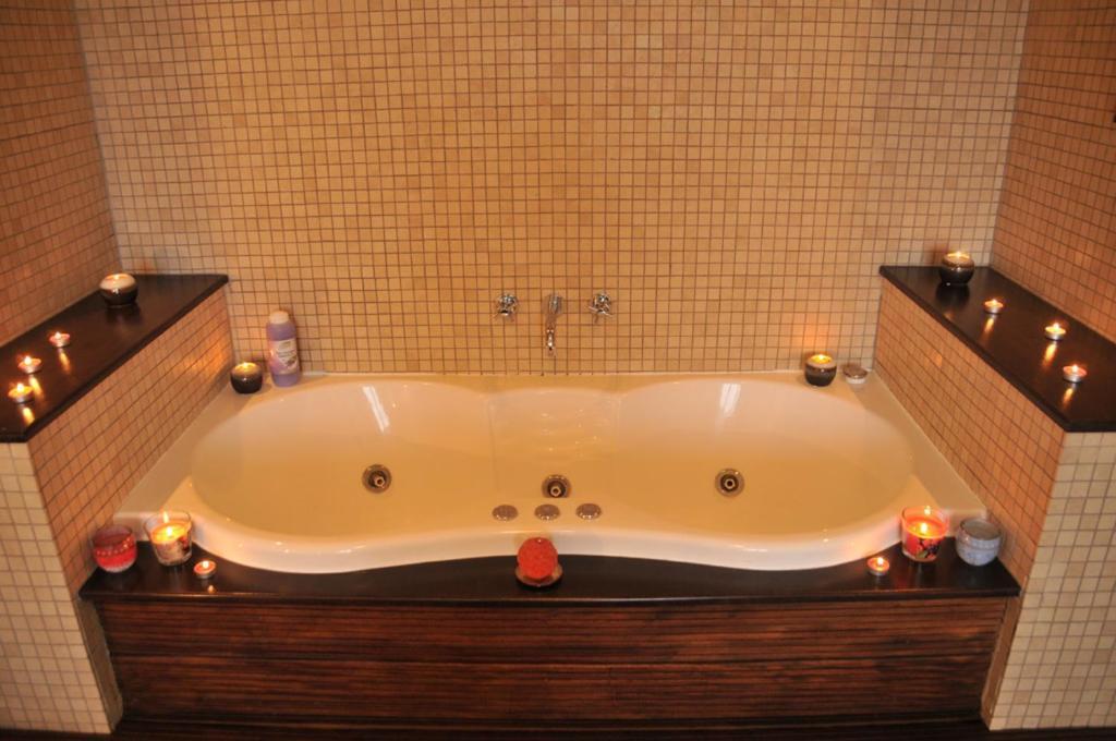 Hotel Nord Ploieşti Kültér fotó